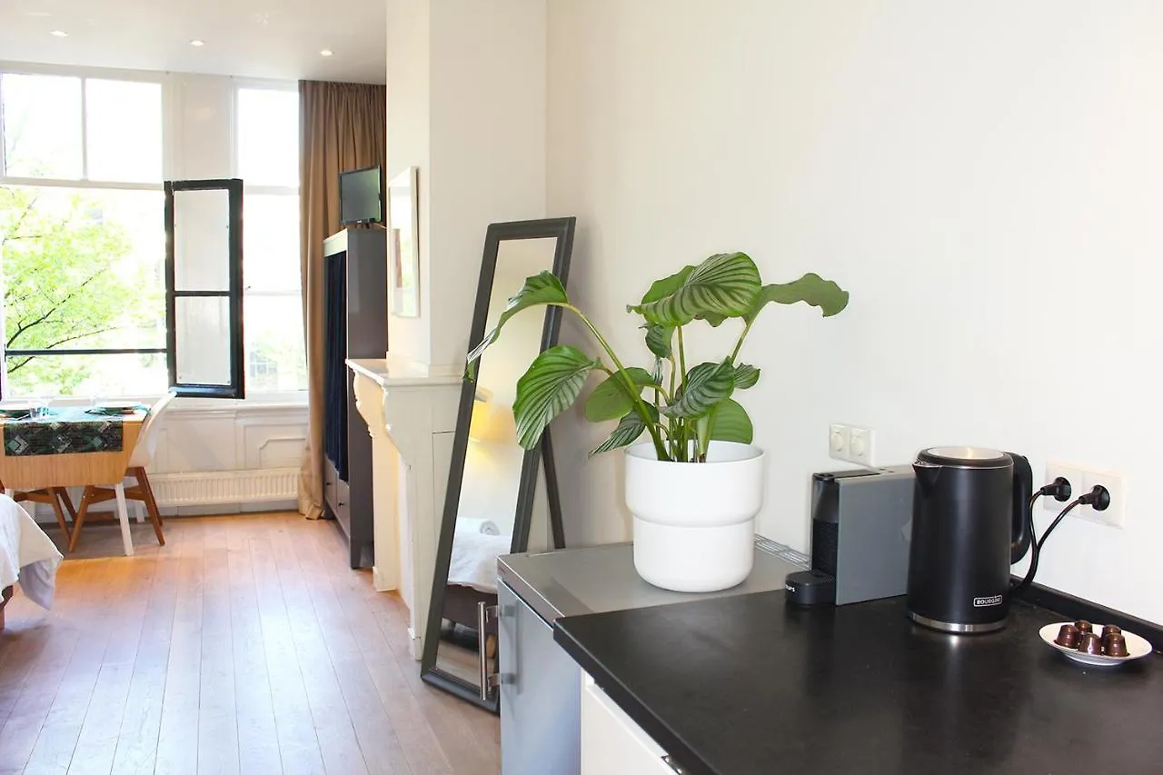 The Canalview Retreat Amsterdam 2*,  Netherlands